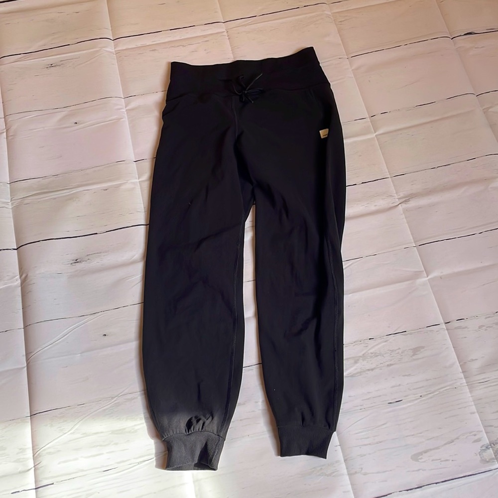 Vuori high waisted joggers.